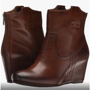 Frye Carson wedge bootie 7.5